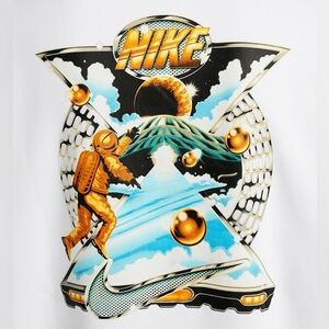 Women’s Nike Sportswear Space T-Shirt (Glow In The Dark) Size Medium